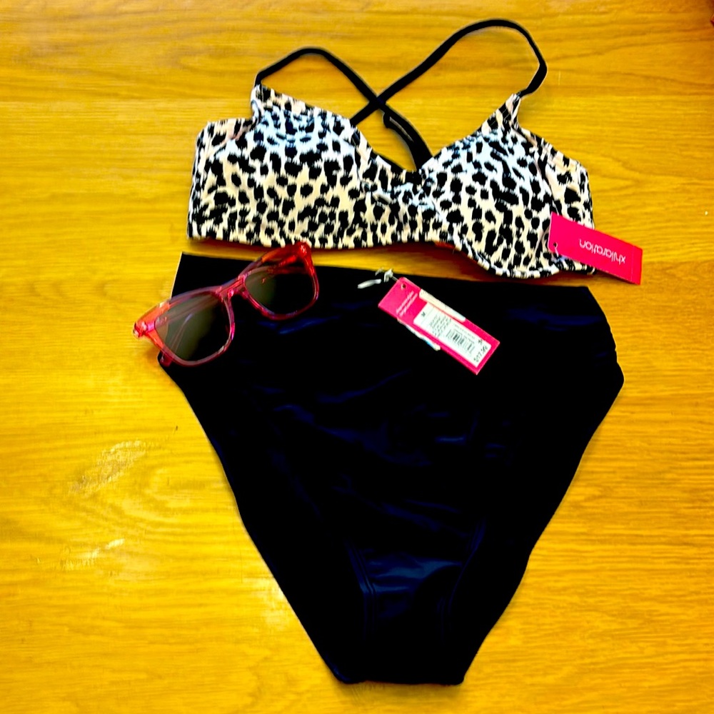 NEW! Cheetah print bikini. High waisted bottoms. Size M